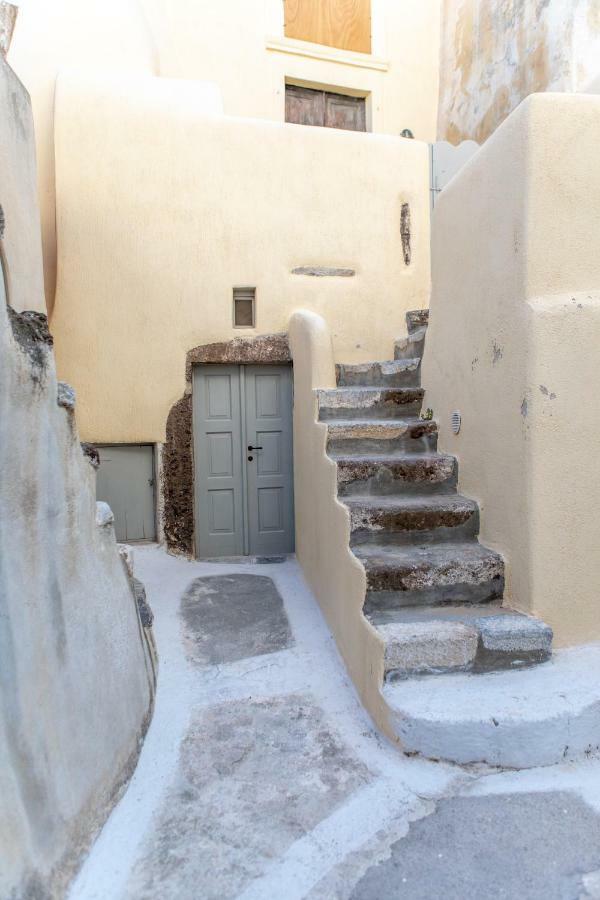 Nalas Suites Emporio  Exterior photo