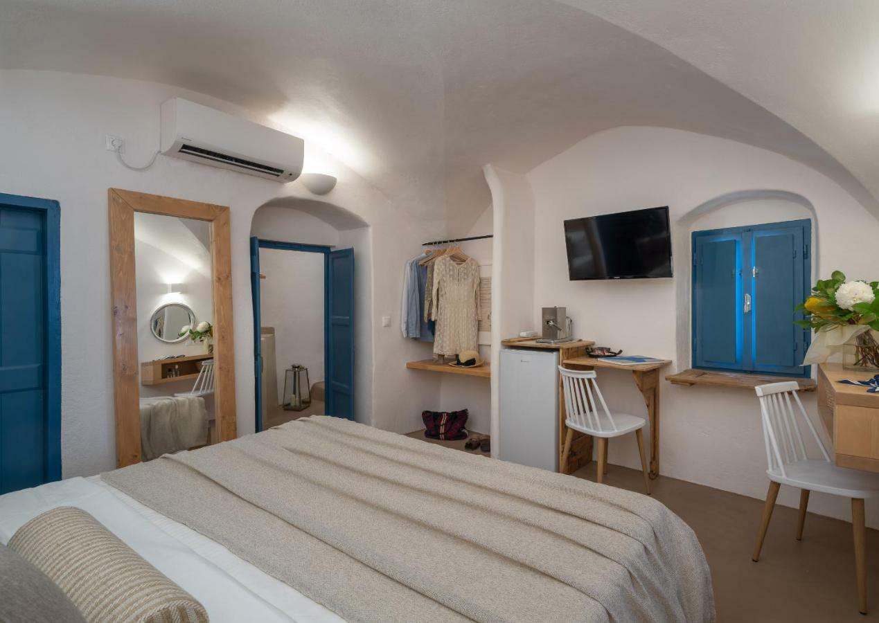 Nalas Suites Emporio  Exterior photo