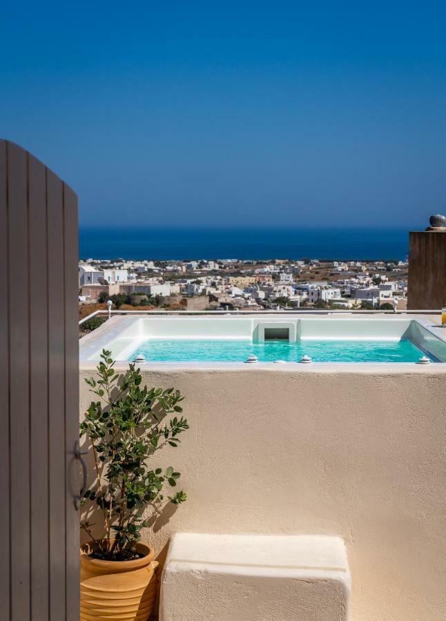 Nalas Suites Emporio  Exterior photo