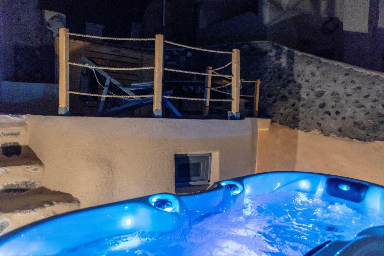 Nalas Suites Emporio  Exterior photo