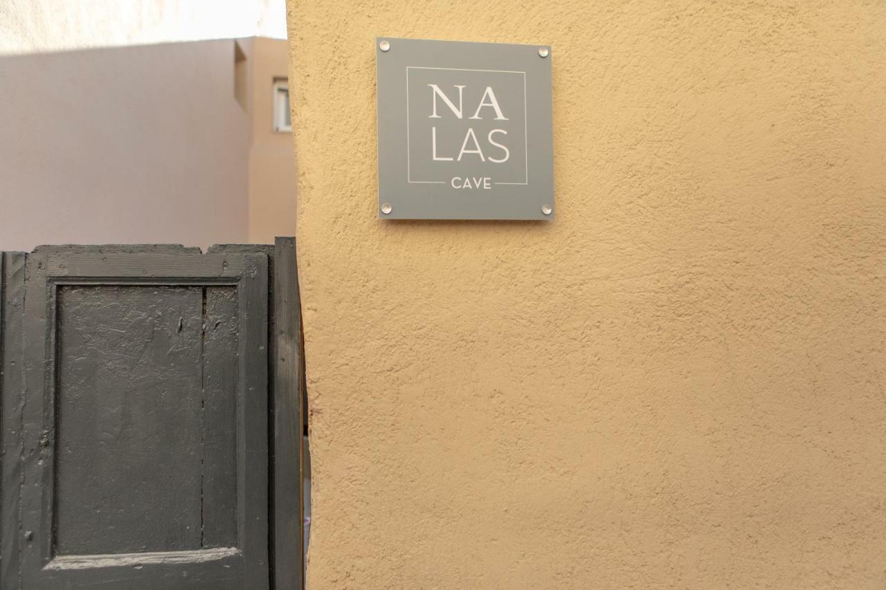 Nalas Suites Emporio  Exterior photo